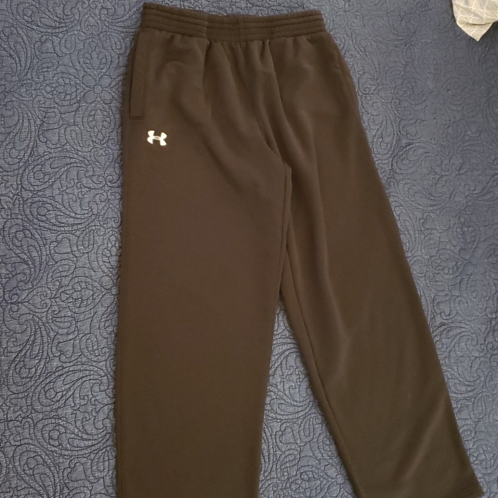 Under Armour large black athletic pants